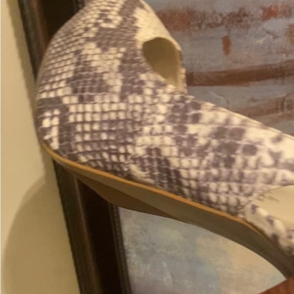 Open Toe Snake Skin - Picture 2 of 3